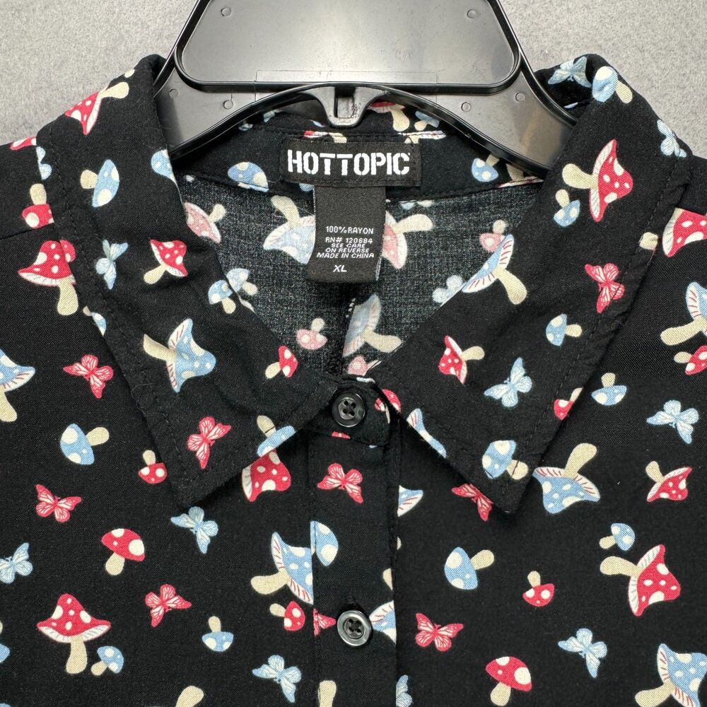 Hot Topic Top XL Retro Mini Mushrooms Cropped Shirt Button Up Black Hippie